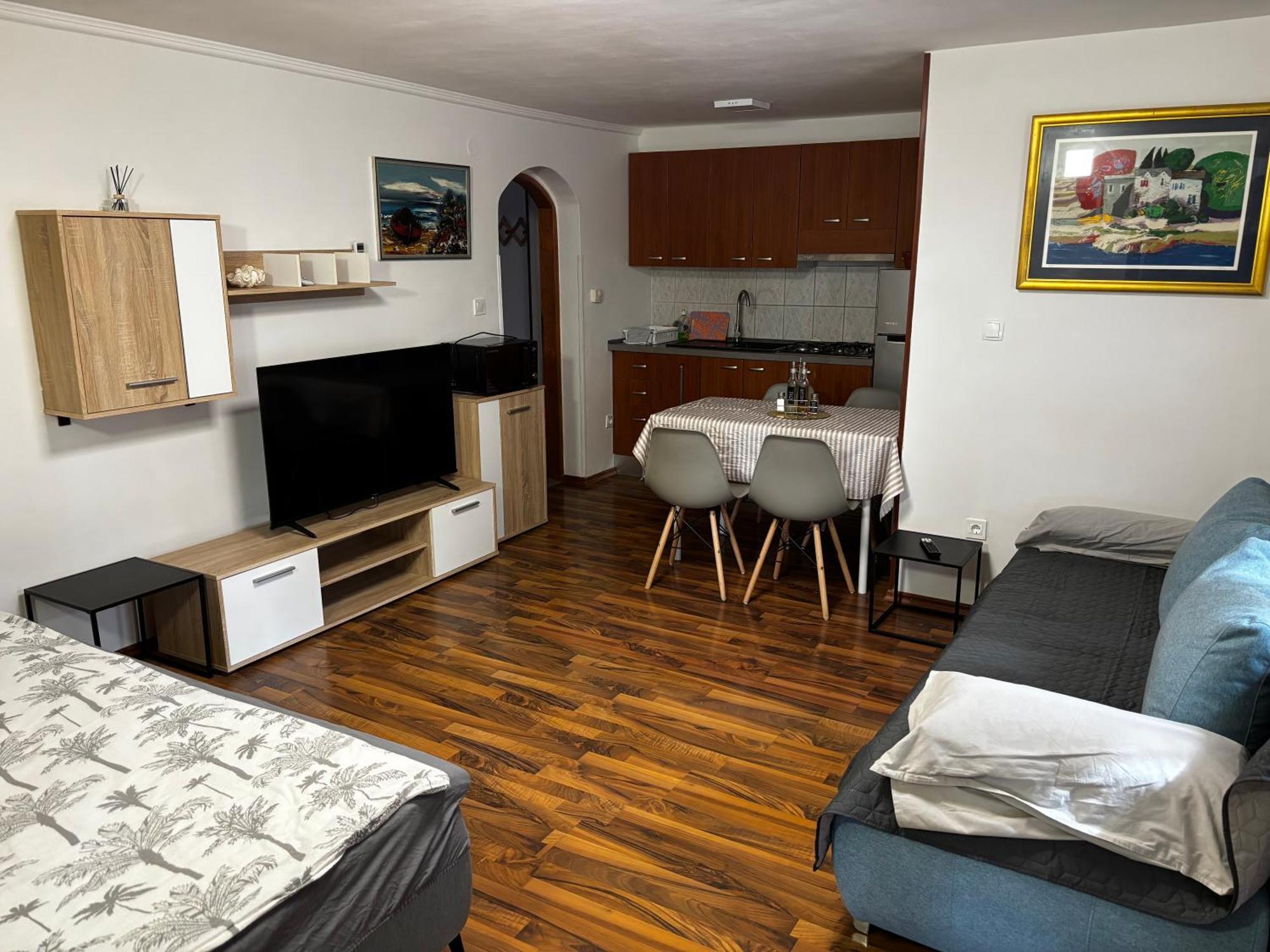 אומאג Apartmani Rozi מראה חיצוני תמונה