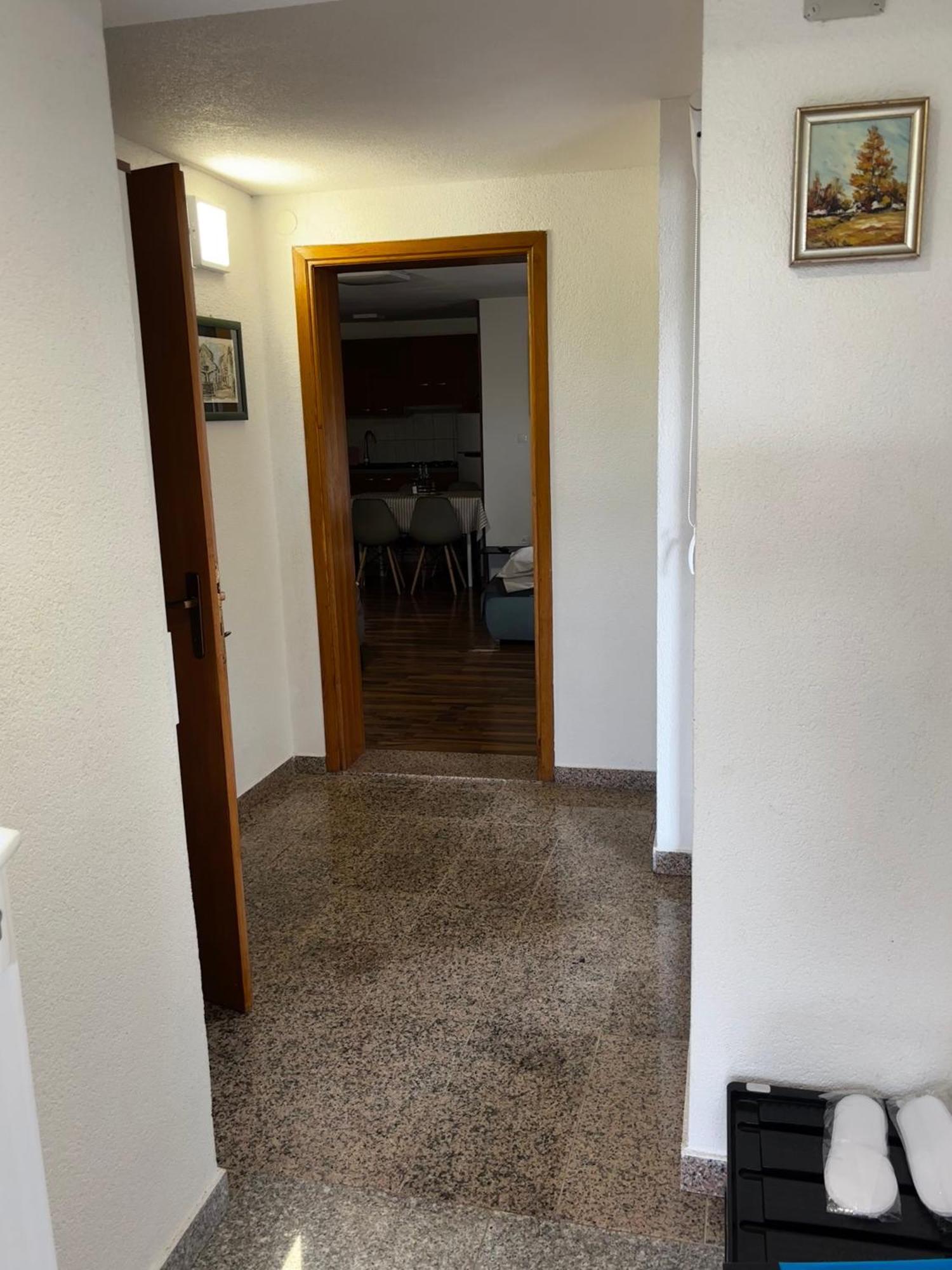 אומאג Apartmani Rozi מראה חיצוני תמונה