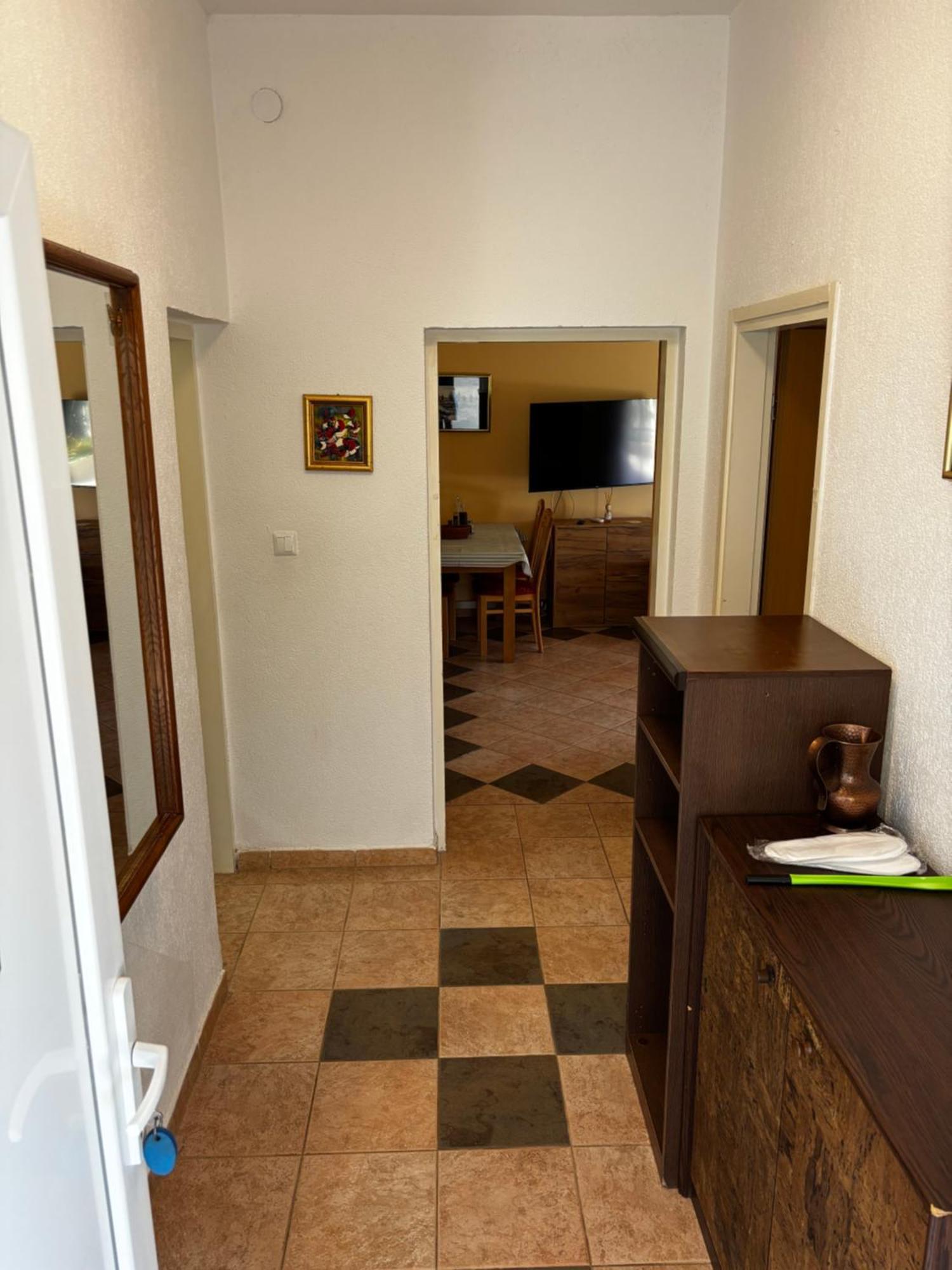 אומאג Apartmani Rozi מראה חיצוני תמונה